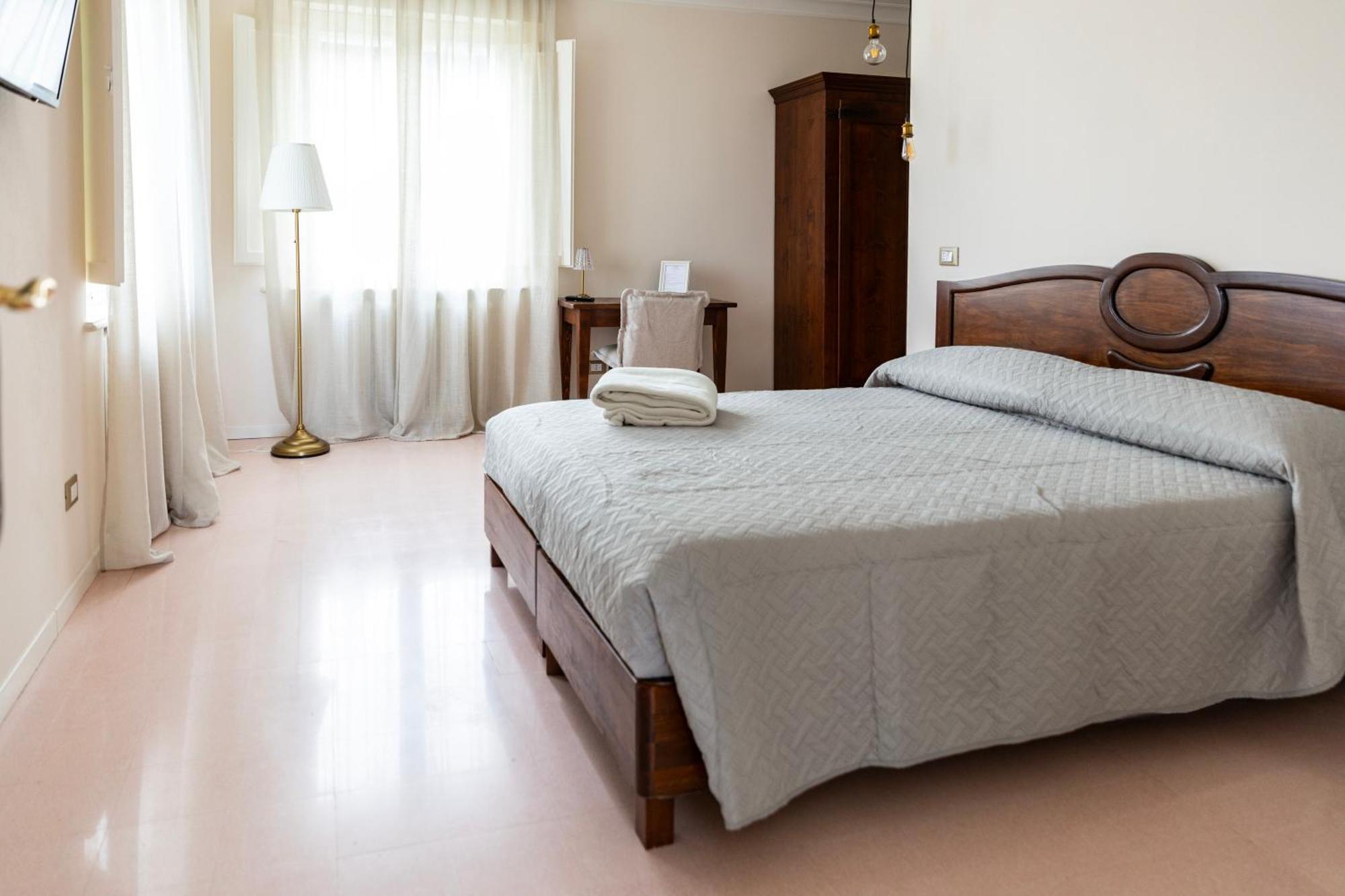 Palazzo Gessi Room And Breakfast Borghi Eksteriør bilde