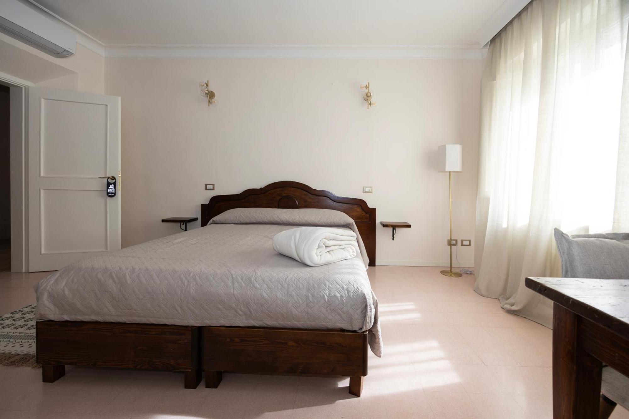 Palazzo Gessi Room And Breakfast Borghi Eksteriør bilde
